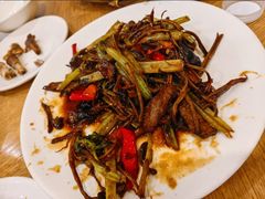 茶树菇炒牛柳-牧羊餐厅