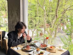 靠窗位-穹六人间 people 6(岳阳路店)
