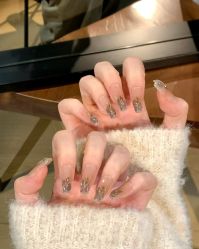 -悦指间美甲美睫