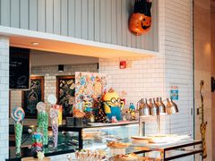 面包甜点陈列柜-昆山琶拉帝诗酒店·河畔咖啡厅Riverside Cafe