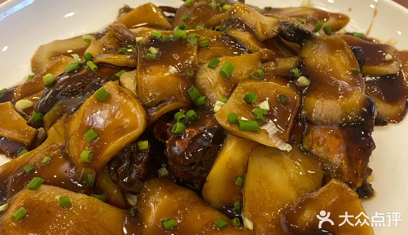 菜还是很不错的，服务也算热情