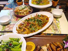 -月亮眼花园餐厅书吧酒吧