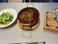 -有红鸡毛店·川菜(建设路店)