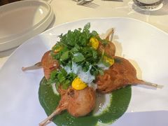 香煎牛蛙腿佐特制欧芹酱-Le Bistrot de Racine