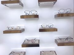 -翰佐蔡司小乐圆·依视路星趣控·暴龙眼镜折扣店