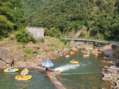 -安吉龙王山峡谷漂流