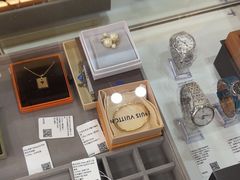 -六六奢品·vintage中古·回收二手奢侈品包包手表首饰(环球港店)