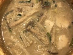 紫苏豆腐蘑菇汤-金北顺大锅家(신사본점)