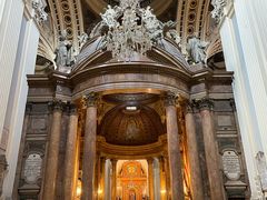 -皮拉尔圣母圣殿主教座堂