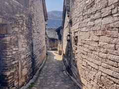 -高荡千年布依古寨旅游景区