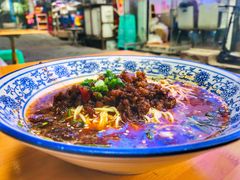 -渝之汇牛肉豌杂面
