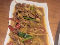 -鼎夫人·小酒文化餐厅(淡水桥店)