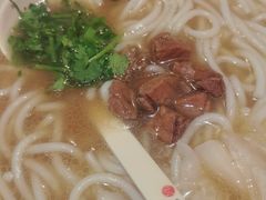 -鑫花溪牛肉米粉(东环大润发店)