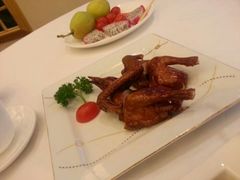 乳鸽，没有唐宫的好吃-海逸海鲜酒家(古北店)