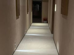 -灸春堂·艾灸·痛症·整脊连锁(之江银泰店)