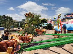 -七彩云南欢乐世界