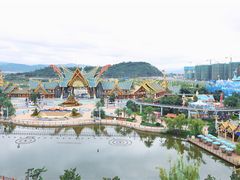 -七彩云南欢乐世界