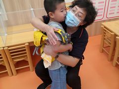 -小门牙好性格托育(北外滩中心)