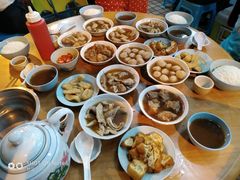 满满一桌菜-佑记肉骨茶