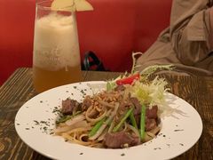 -layback cafe & bar