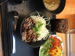 -難波肉劇場