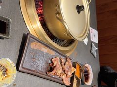 -铭牛烧肉·和牛海鲜自助(高新月牙湖店)