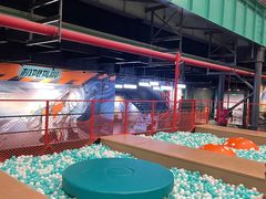 -极限PLAY运动娱乐新世界·团建派对潮玩休闲馆·室内蹦极高空游乐园