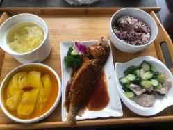 -卓玥国际月子会所(罗山路店)