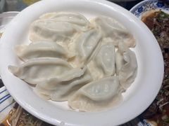 -方国老头包子·39年威海本地老字号•小船海鲜疙瘩汤