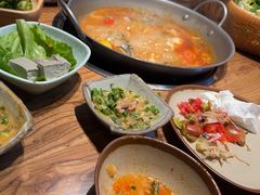 -野山舂·贵州现舂酸汤火锅(鸿通城店)