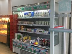 零售区-牛朋牛奶棚(南昌路店)