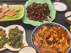 凉拌树花-三锅莊·牦牛肉火锅·香格里拉特色藏餐宴请餐厅(菱角塘路店)