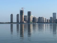 -万绿园