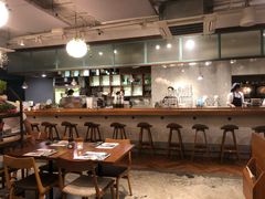 -ROAST coffee & eatery