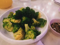 -樱花里音乐餐吧·牛扒椰子鸡(东圃店)