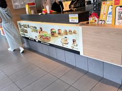 -麦当劳(假日广场店)