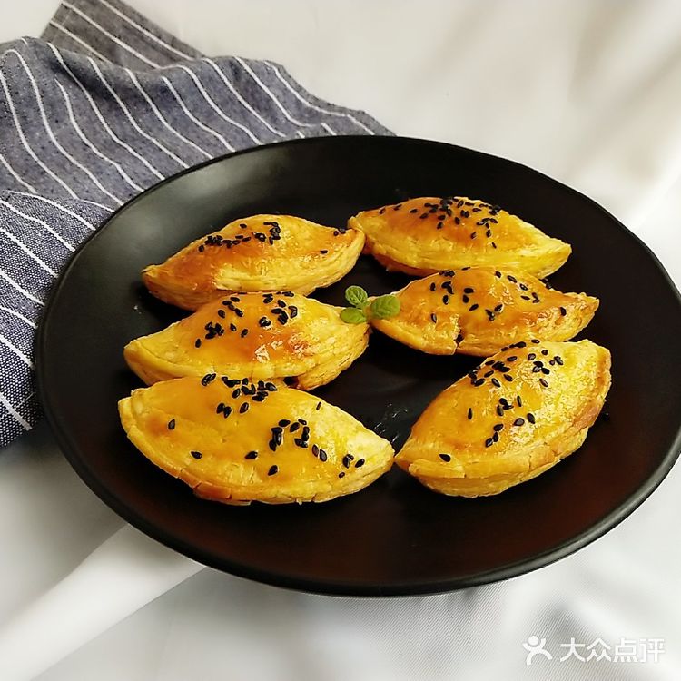 烘焙小白也能完成❗️零失败🔥巨好吃❗酥的掉渣的芒果酥。