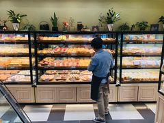 面包甜点陈列柜-可颂坊(中心书城店)