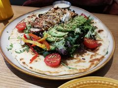 照烧鸡肉配牛油果拉法沙拉-HELLO 27 意面·沙拉·帕尼尼