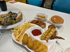 -汤姆家的牛排意面披萨(新城市广场店)