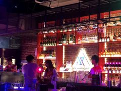 -UP嘻哈酒吧(粉巢店)
