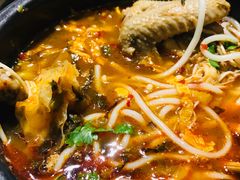 -花馬肆.云南过桥米线(汉神购物广场现场熬汤店)