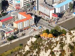 老爷山顶上俯览火烧台长廊(近景)-老爷山风景区