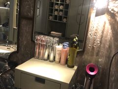 -浅深(世茂滨江精品店)