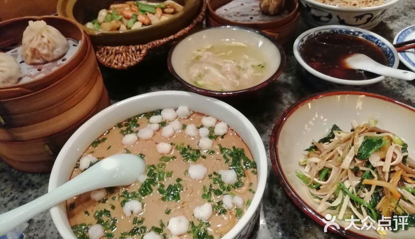 用完餐走出来，门口已不少等位估计是慕名而来的