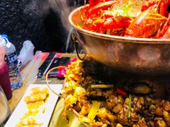 -沪小二炭火蛙锅(淮海中路美食不夜城店)