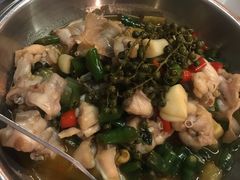 青花椒煮牛蛙-汤城小厨•粤菜•靓汤(苏州街店)