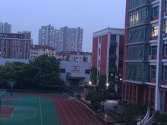 -上海市工商外国语学校
