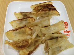 -肥叔锅贴(港澳广场店)