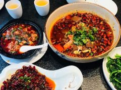 -万重锦·人文川菜馆(骡马市店)